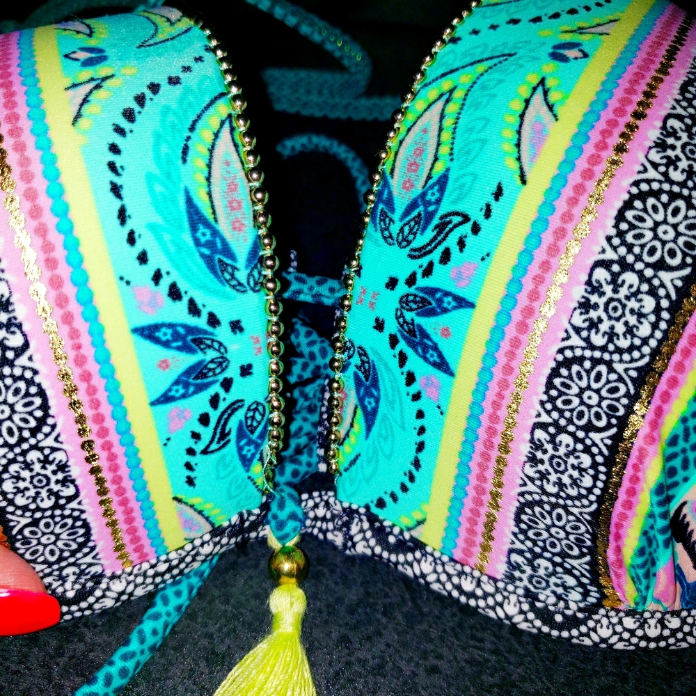 🆕️-NWT-Shade and shore multi colored bikini top